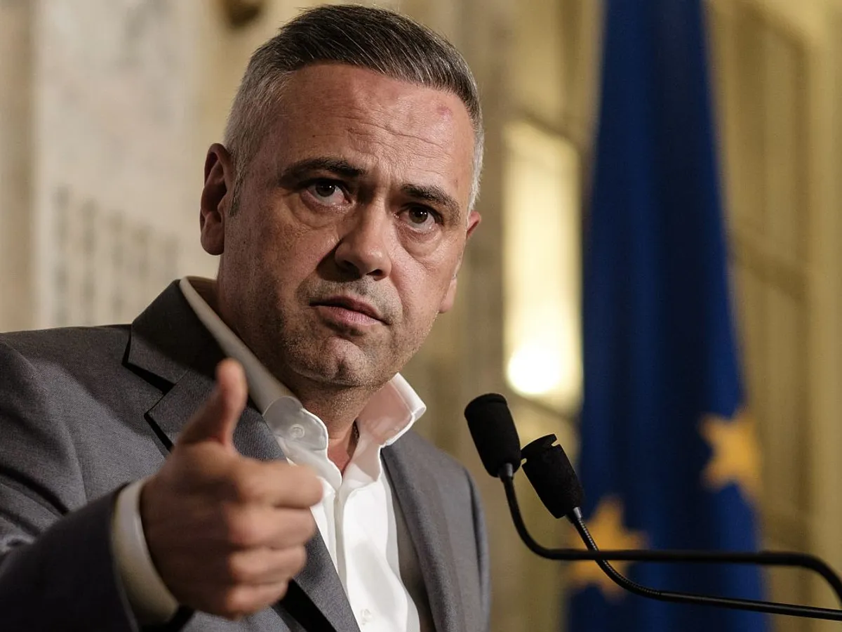 Ministrul Agriculturii, Florin Barbu (PSD), propune plafonarea adaosului la alimente, când inflaţia sare de 5%