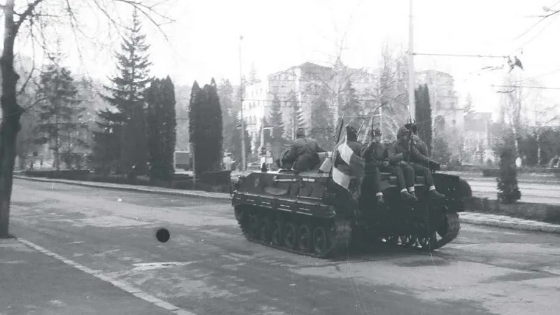Mama unui copil ucis în 1989 și-a dat foc în Poiana Brașov, de Ziua Eroilor, în semn de protest față de tergiversarea Dosarului Revoluției - Foto: newsbv.ro - Imagine cu rol ilustrativ