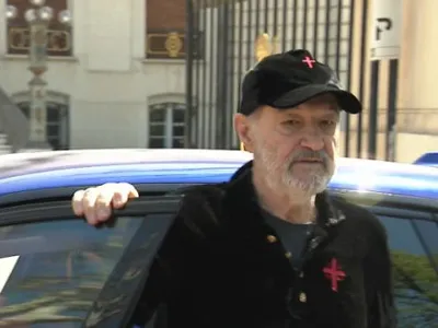 Doi tineri l-au oprit pe Gigi Becali la semafor: ”Au venit pe roșu”. Decizia neașteptată: ”Ori sunt Becali, ori sunt papagal”