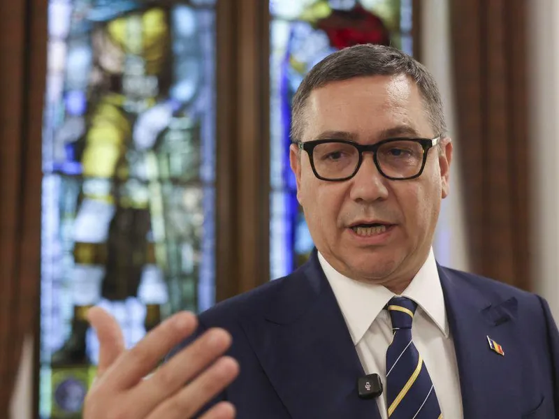 Victor Ponta va face campanie pentru unul dintre candidați în turul 2. Cu cine va merge? foto: Inquam Photos / George Călin
