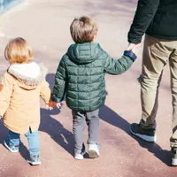 Este bine să scoți copilul afară, dacă are febră? La ce să fie atenți părinții, conform doctorilor - Foto: Freepik (Imagine cu rol ilustrativ)