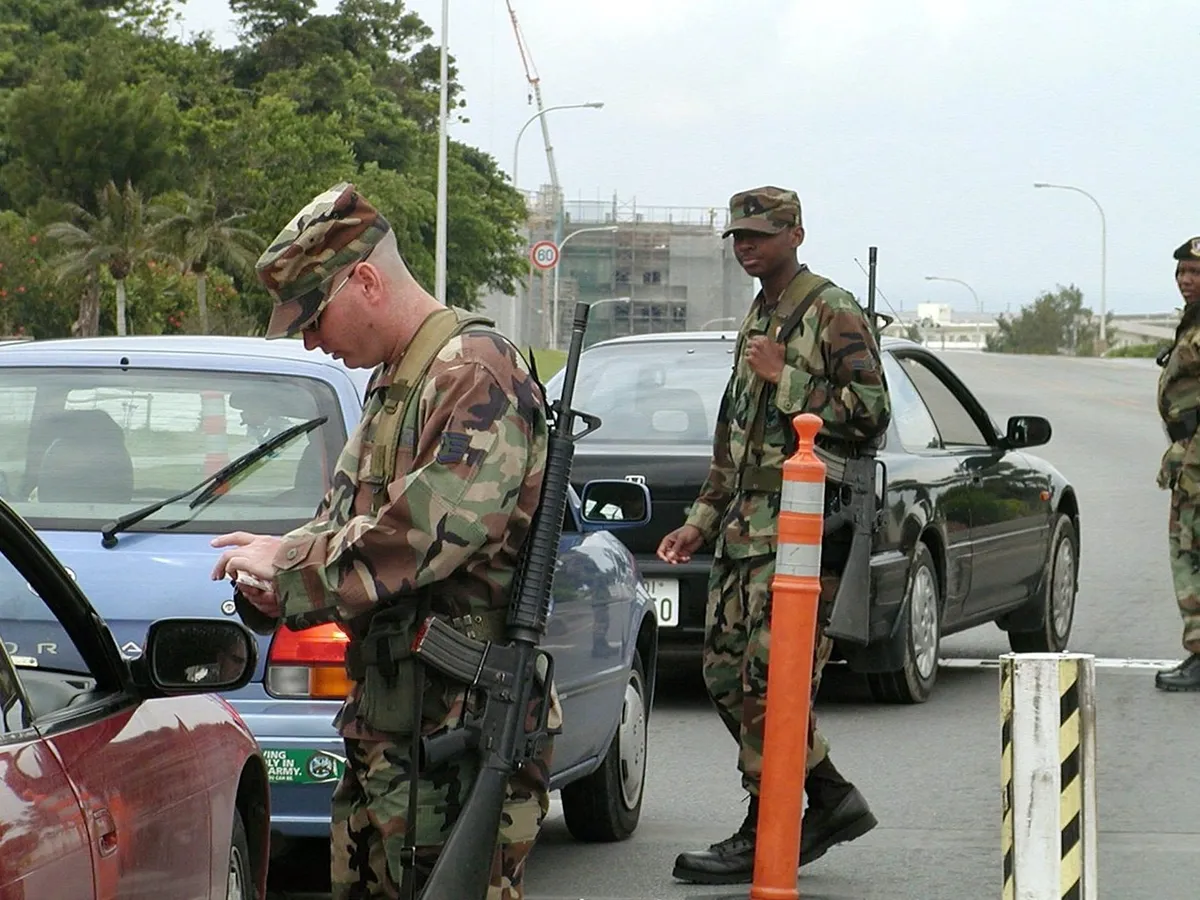 Intrarea în baza militară din Japonia - Foto: Profimedia Images (imagine cu rol ilustrativ)