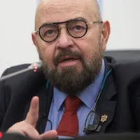A treia oară, cu noroc? ANI verifică, de o lună, averea lui Piedone. Pitită departe de ochii lumii - Foto: Profimedia Images
