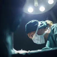 Un om a ajuns pe mâna medicilor cu o tumoră de peste 34 de kilograme. Cum a scăpat de ea? - Foto: Arhivs