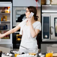 Cum trebuie să folosească gospodinele cuptorul ca să scadă facturile. Sfatul vine de la Engie - Foto: Profimedia Images/ Imagine cu caracter ilustrativ