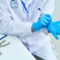 Numerele de telefon mobil ale unor medici, publicate  / juniordoctors.eu