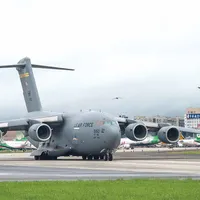 AJUTOR ȘI PROVOCARE Un avion militar american cu 750.000 de doze de vaccin anti COVID, donate de SUA, a aterizat în iunie în Taiwan. Guvernul chinez a văzut în acest gest o „provocare“ - Foto Getty Images