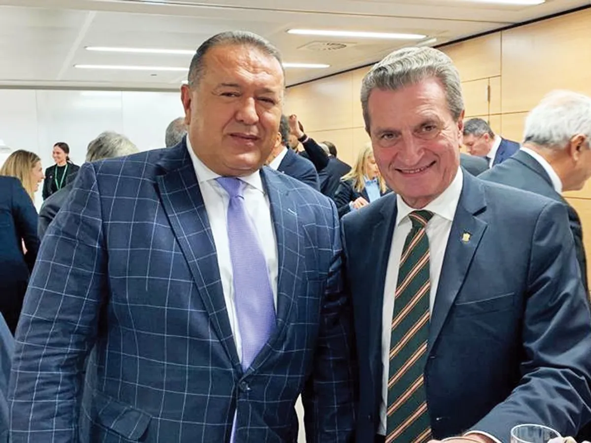 Mihai Daraban,  alături de comisarul european pentru buget și resurse umane, Gunther Oettinger