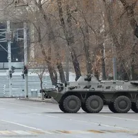 Corespondență din Kazahstan; focuri de armă şi cozi la pâine