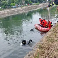 Un bărbat a căzut în râul Dâmbovița, în zona Spitalului Universitar/ Foto: ISU