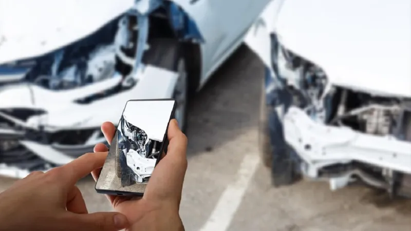 Accident grav pe DN17. Un TIR și un microbuz s-au ciocnit. A fost activat Planul Roșu de Intervenție - Foto: Freepik.com (rol ilustrativ)
