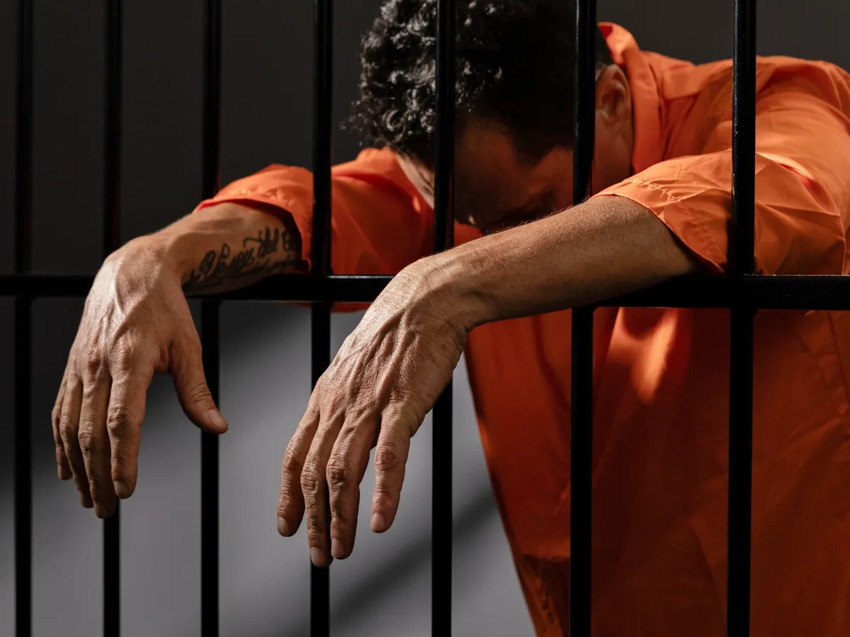 Omul de afaceri Fănel Bogos - arestat preventiv; trei inculpați - plasați sub control judiciar