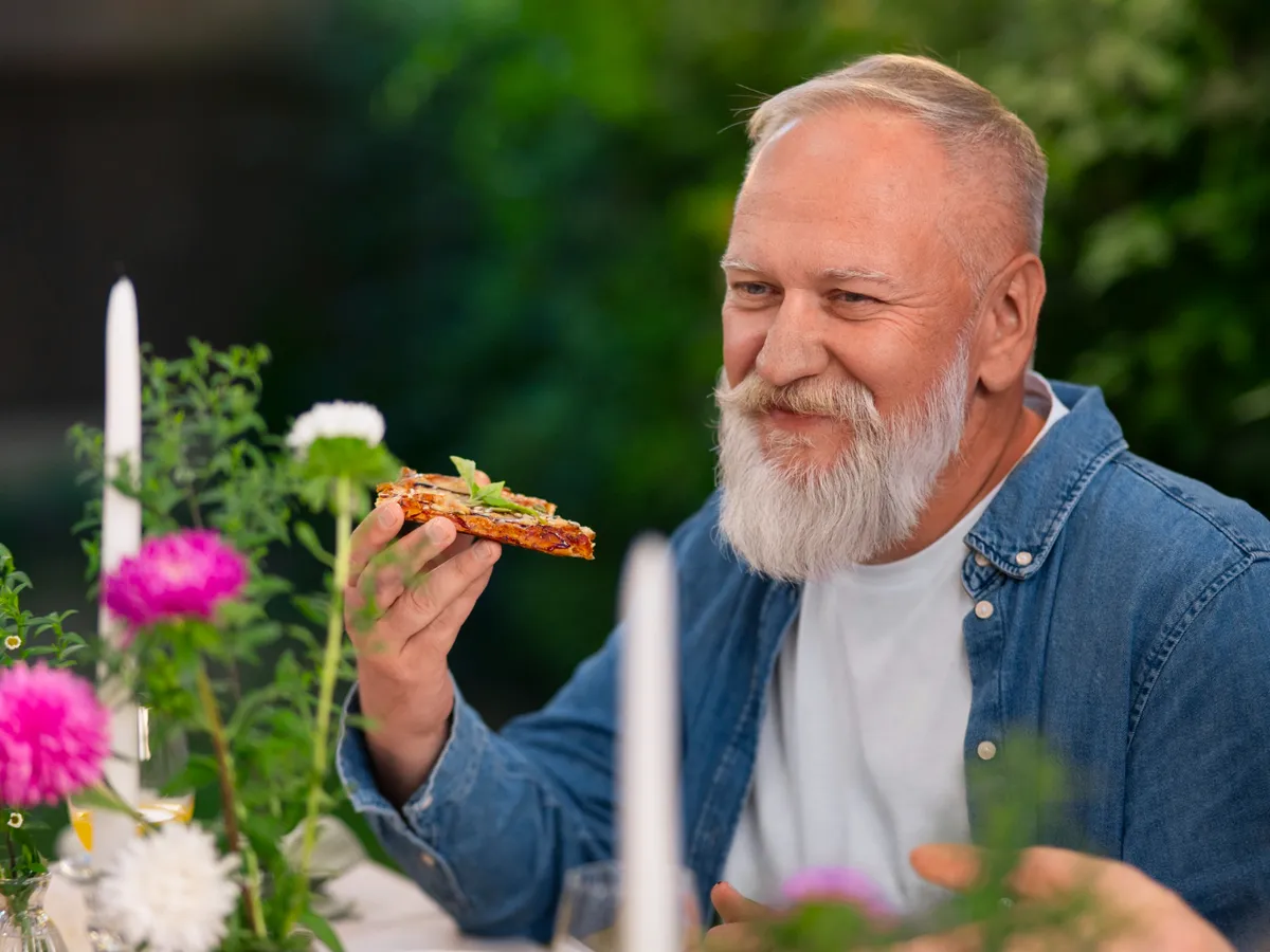 Ce alimente să eviți dacă ai peste 50 de ani și vrei o viață sănătoasă. Te ajută să scapi de inflamații