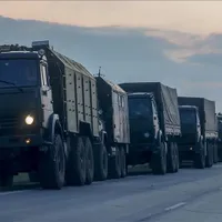 Convoiul uriaș al rușilor a fost bombardat de ucraineni, la 30 de km de Kiev/FOTO: cnn.com