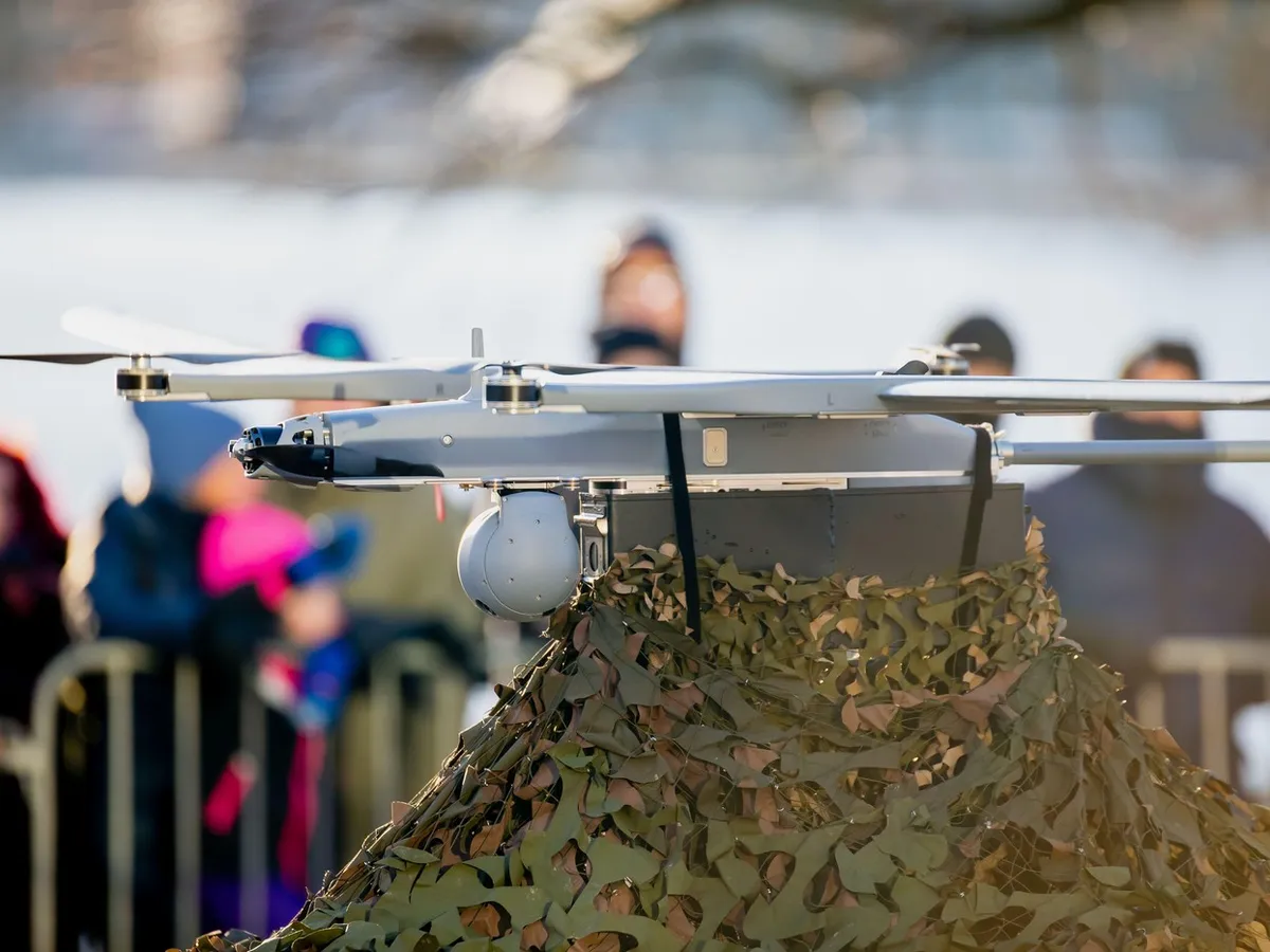 Dronele românești vor putea executa autonom misiuni militare. Miruță: "MApN trebuie să controleze software-ul"