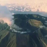 Autorităţile au emis un ordin de evacuare pentru o parte din teritoriul insulei St Vincent, din Caraibe, după ce seismologii au avertizat că vulcanul La Soufriere pare pe punctul de a erupe. / Foto: bvinews.com