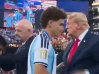 Singurul fotbalist care NU a dat mâna cu Donald Trump, după finala Spania - Argentina 1-0