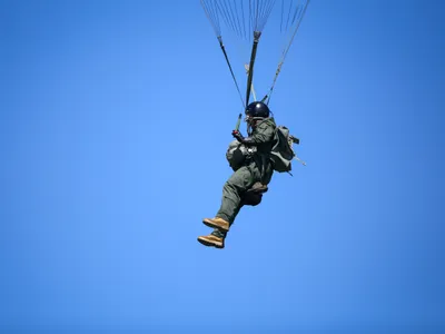 Parașutistul militar trece prin selecții dure Foto: INQUAM Photos