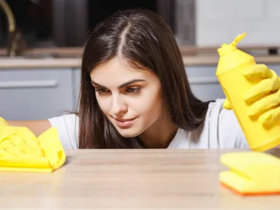 Cum să scapi de grăsimea din bucătărie cu o soluție făcută acasă? Nu mai simți mirosul de substanțe chimicei - Foto: Freepik (Imagine cu rol ilustrativ)