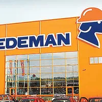 CONCURENȚĂ Dedeman amenință poziția IKEA de cel mai mare importator de mobilă din România