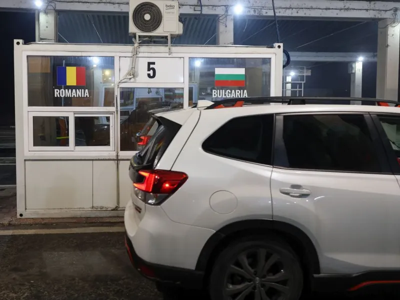1 ianuarie a.c.. Vama Giurgiu, Podul Prieteniei. O maşină trece fără probleme prin punctul de frontieră. Acum, se întâmplă aşa oricând - Foto: INQUAM PHOTOS/George Călin