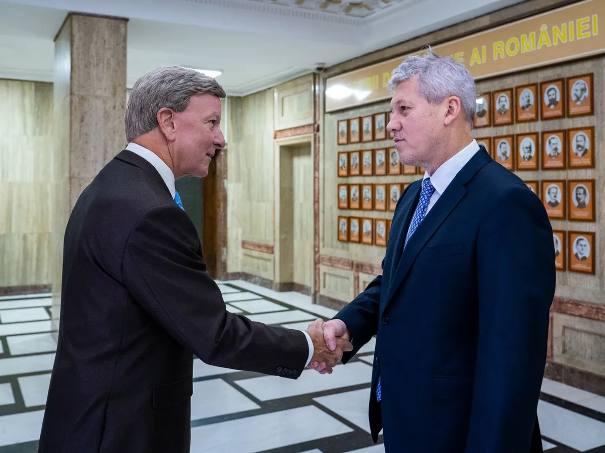 Cătălin Predoiu, întâlnire strategică cu congresmanul Mike Rogers, la București. Ce au discutat despre România