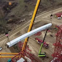 Imagini spectaculoase de pe Autostrada A13: Montarea unui pod în arc - Foto: captură video