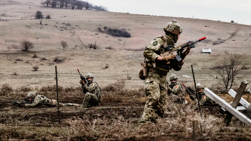 Noi reguli în zona unităților militare. Dronele și fotografiatul sunt interzise - Foto: MApN