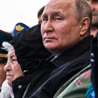 Rușii sunt revoltați de apariția unui videoclip în care armata liderului de la Kremlin este ironizată/ sursa foto: B1