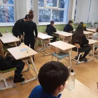 Elevii de clasa a opta susțin simularea la Evaluarea Națională 2024 Foto: Radiocluj.ro- rol ilustrativ