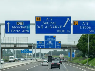 Vacanță cu mașina în Portugalia? Atenție, pe autostrăzi! 50 € amendă, dacă nu faci acest lucru - Foto: Profimedia Images