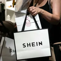 Retailerul de modă chinez Shein, amendat cu 40.000.000 € pentru practici înșelătoare. Ce a făcut? - Foto: Profimedia Images
