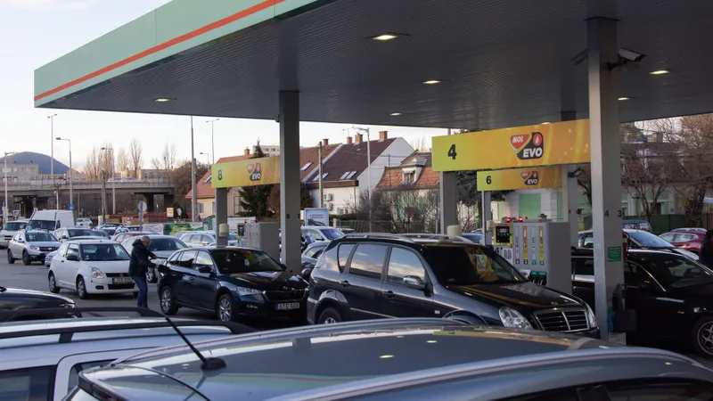 Cum a ajuns compania maghiară MOL să vândă motorină și benzină mai ieftin la Arad decât în Ungaria? - Foto: Profimedia Images