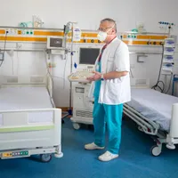 Spitalul Militar Central din București a operaționalizat o nouă secţie ATI COVID-19 cu 14 paturi. / Foto: Ministerul Apărării, Facebook