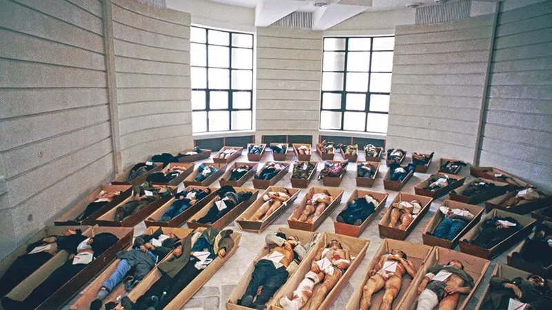 REVOLUŢIA ÎN BUCUREŞTI. Imagine de la Institutul de Medicină Legală