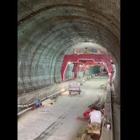 Nou pas, pe Autostrada Pitești - Sibiu. O parte a structurii tunelului Daniela, betonată - Foto: captură video