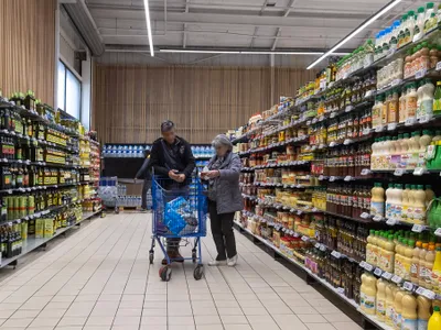 La Lidl, în județul Olt, apa se vinde 4 ori mai scump ca la Paris. Zici că trăim în deșert - Foto: Profimedia Images (rol ilustrativ)