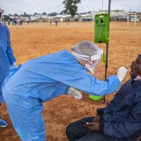 Cercetător: Un vaccin împotriva variantei africane a COVID se poate dezvolta foarte repede / BBC