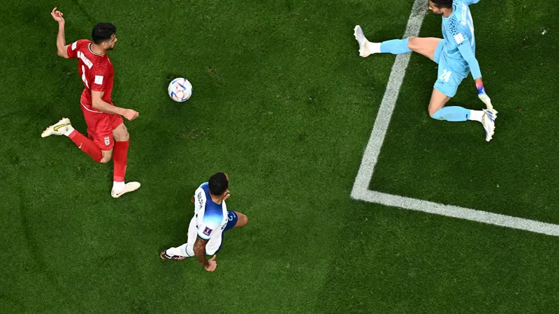Cupa Mondială: Marea Britanie a bătut Iranul cu 6-2. Portarul titular iranian, accidentat puternic. / Foto: Profimedia