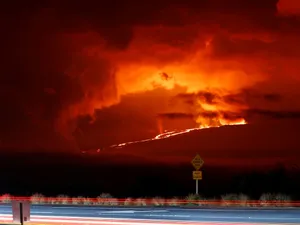 Cel mai mare vulcan din lume, Mauna Loa, a erupt după 38 de ani. / Foto: Profimedia