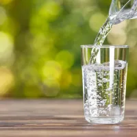 Beneficiile incredibile ale apei minerale. Ce se întâmplă în organism atunci când o consumăm? - Foto: Profimedia Images (imagine cu rol ilustrativ)