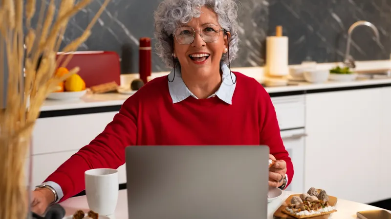 Pensionarii care au pensie cu penalizare primesc ajutorul de 400 lei de Paște? „Să verifice cuponul! Foto: Freepik (fotografie cu caracter ilustrativ)