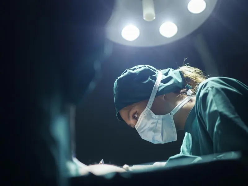 Un om a ajuns pe mâna medicilor cu o tumoră de peste 34 de kilograme. Cum a scăpat de ea? - Foto: Arhivs