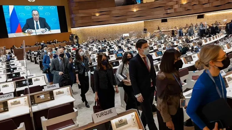 Diplomații părărsesc sala ONU în timpul discursului lui Lavrov/foto: getty