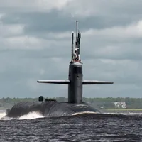 Noi bombardamente ale SUA asupra Houthi cu rachete Tomahawk lansate din submarinul USS Florida - Foto: Profimedia images