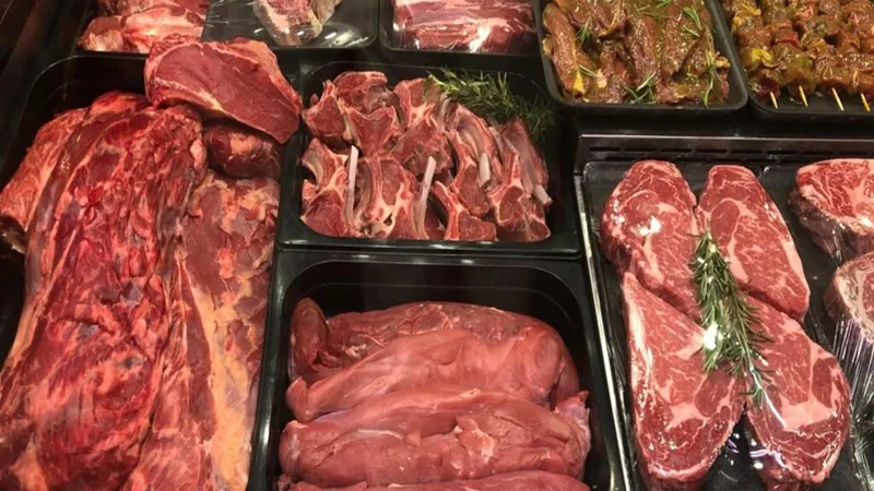 Cât va costa carnea de miel românesc de Paști? În magazine se anunță scumpiri, la ciobani, nu - Foto: ziaruldeiasi.ro