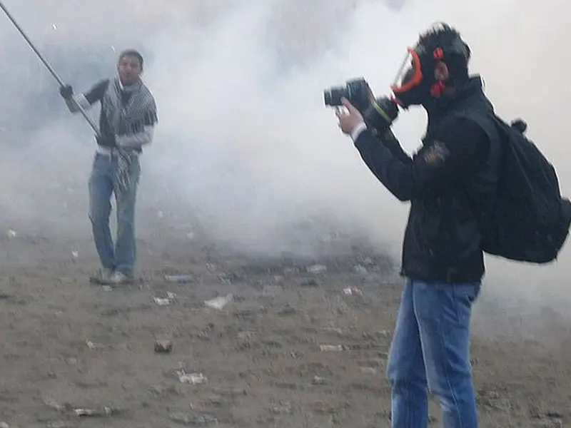 Aproape 600 de jurnalişti au fost ucişi în lume, în două decenii, majoritatea în zone de război - Foto: Alisdare Hickson on Wikipedia