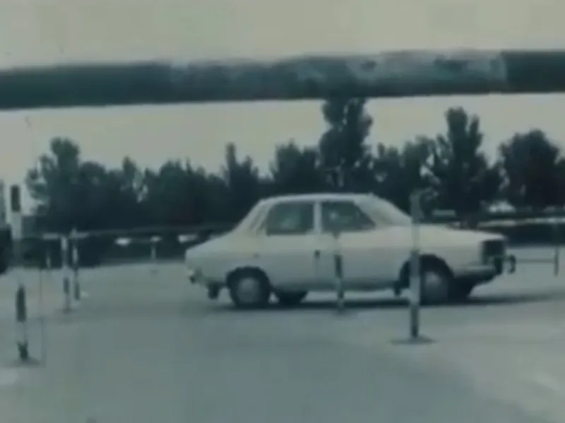 Cum se dădea examenul auto în anii 1980. Acum, mulți șoferi, chiar și cu experiență, l-ar pica - Foto: captură video