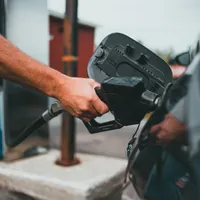 Cum se aplică suprataxă pe profit pentru firmele de petrol  - Foto: Pexels