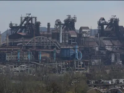 Civili de lângă uzina Azovstal au ieși pe coridor umanitar. Ei au fost duși în Donețk/foto: captură video